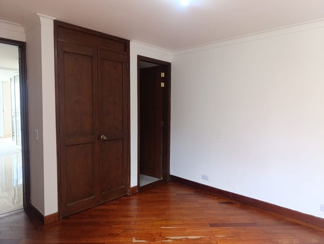 Apartamento de 3 alcobas en venta en El Tesoro, Medellín, 300 m² · foto 10 de 19