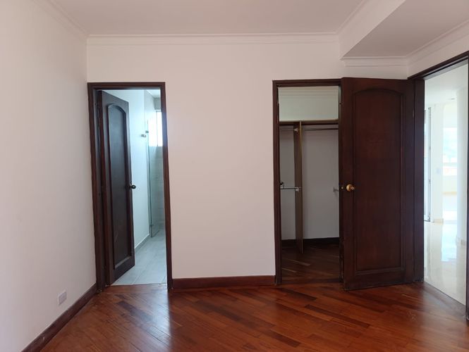 Apartamento de 3 alcobas en venta en El Tesoro, Medellín, 300 m² · foto 12 de 19