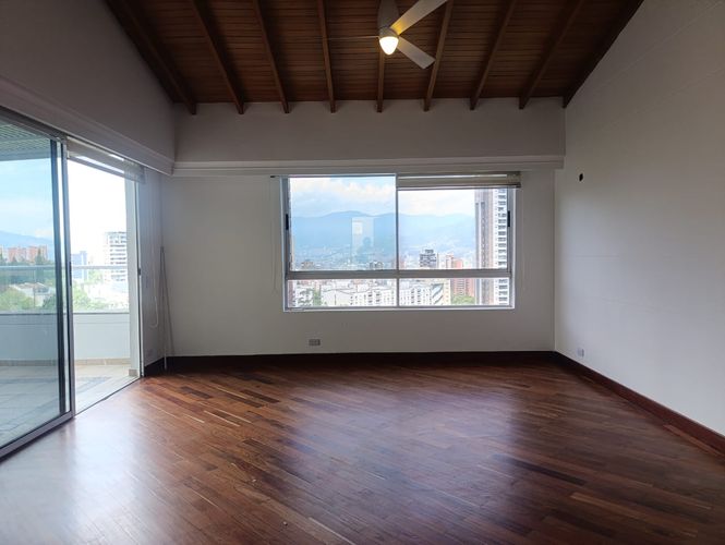 Apartamento de 3 alcobas en venta en El Tesoro, Medellín, 300 m² · foto 9 de 19