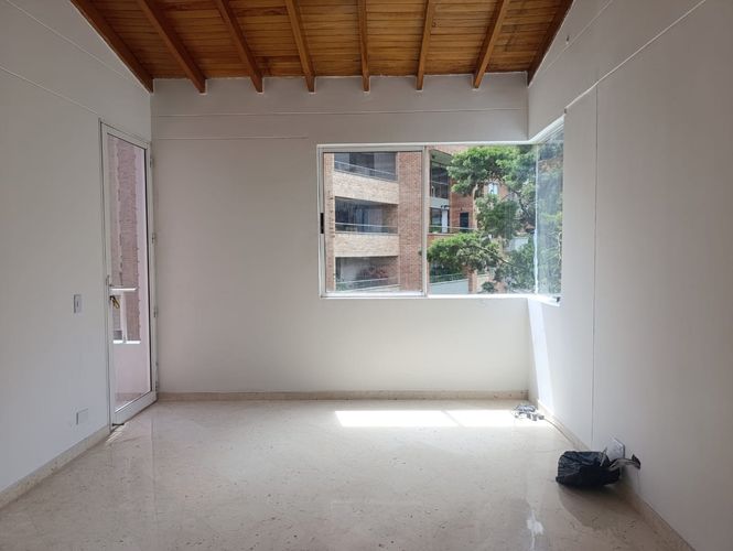 Apartamento de 3 alcobas en venta en El Tesoro, Medellín, 300 m² · foto 13 de 19
