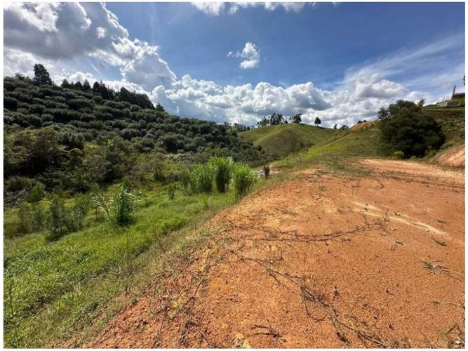 Lote en venta en San Antonio, Guarne, 1727 m² · foto 3 de 16