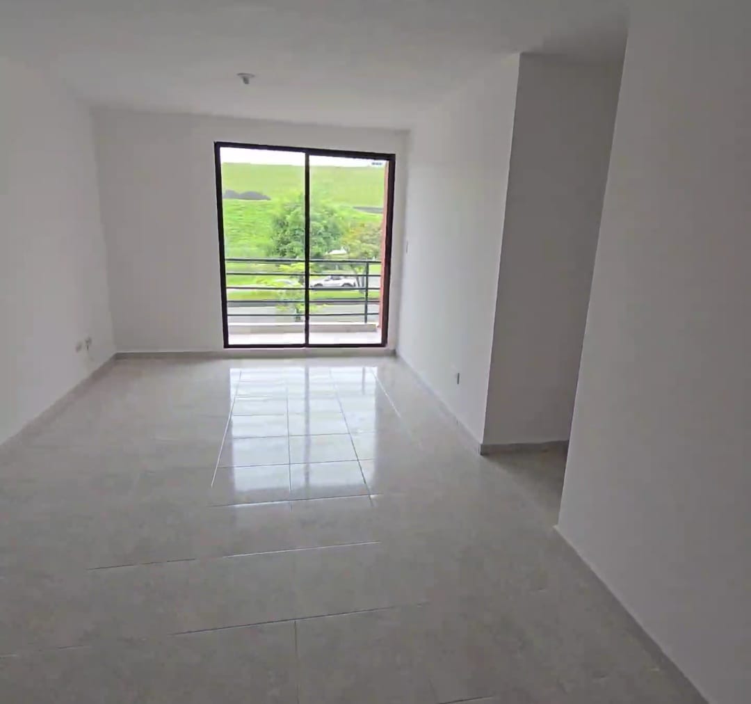 Apartamento en venta en Aeropuerto, Pereira · foto 2 de 7