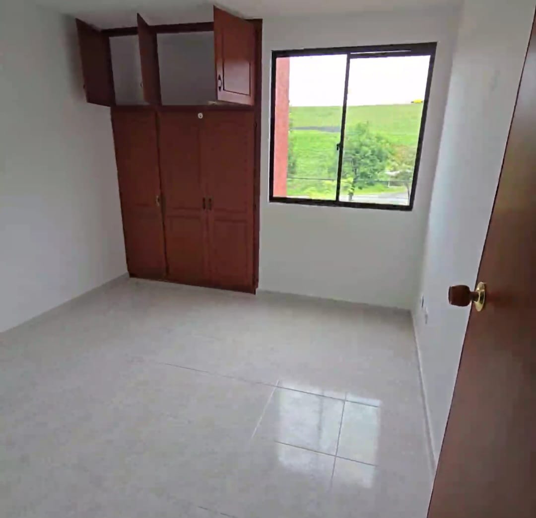 Apartamento en venta en Aeropuerto, Pereira · foto 6 de 7