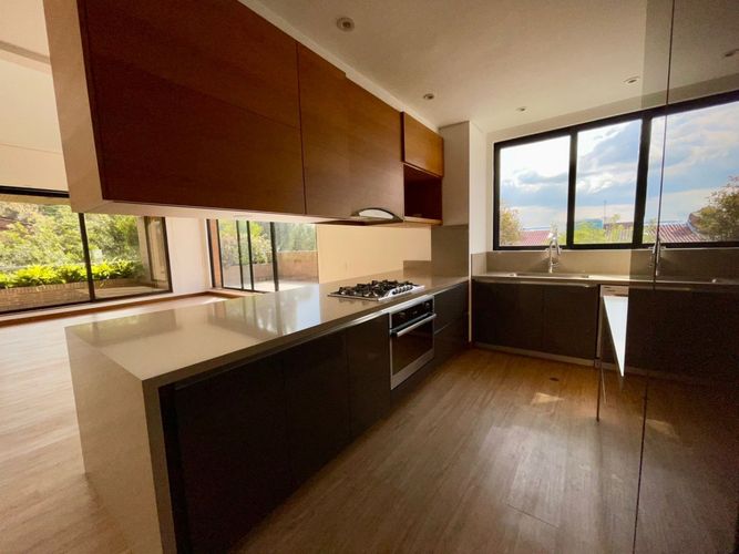 Apartamento de 3 alcobas en venta en Santa Barbara Alta, Bogotá, 319 m² · foto 5 de 24