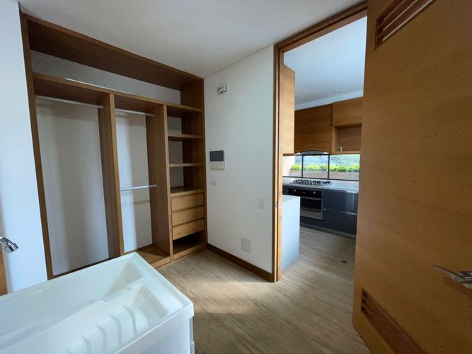 Apartamento de 3 alcobas en venta en Santa Barbara Alta, Bogotá, 319 m² · foto 7 de 24