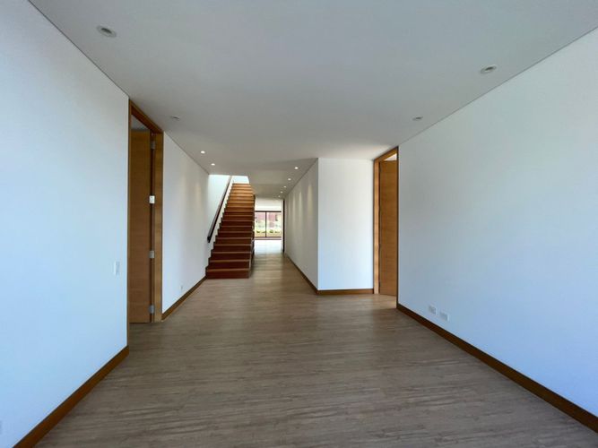 Apartamento de 3 alcobas en venta en Santa Barbara Alta, Bogotá, 319 m² · foto 13 de 24