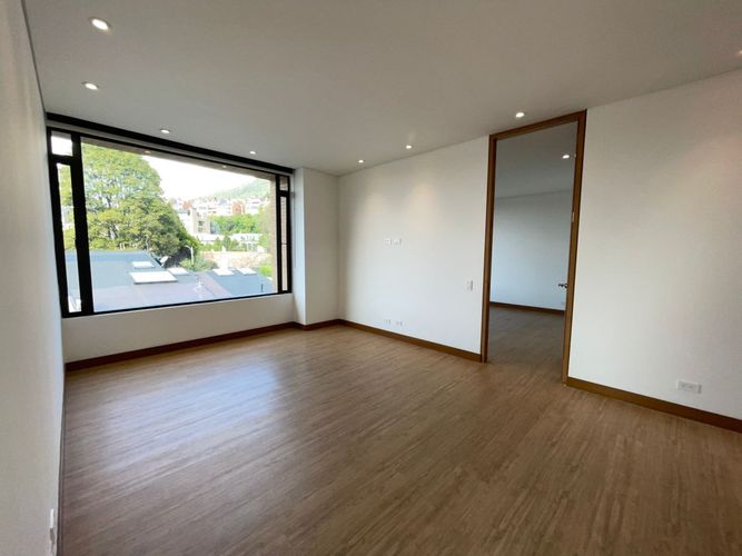 Apartamento de 3 alcobas en venta en Santa Barbara Alta, Bogotá, 319 m² · foto 15 de 24