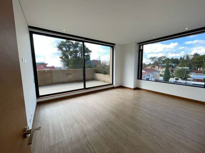 Apartamento de 3 alcobas en venta en Santa Barbara Alta, Bogotá, 319 m² · foto 16 de 24