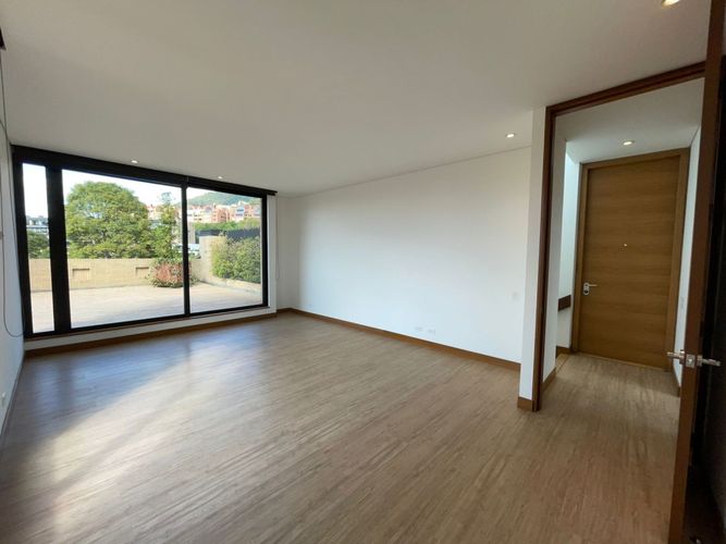 Apartamento de 3 alcobas en venta en Santa Barbara Alta, Bogotá, 319 m² · foto 23 de 24