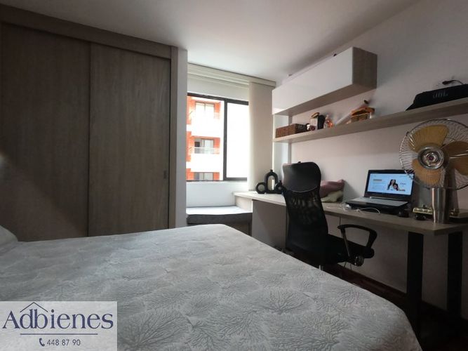 Apartamento de 4 alcobas en venta en Laureles, Medellín, 240 m² · foto 21 de 23