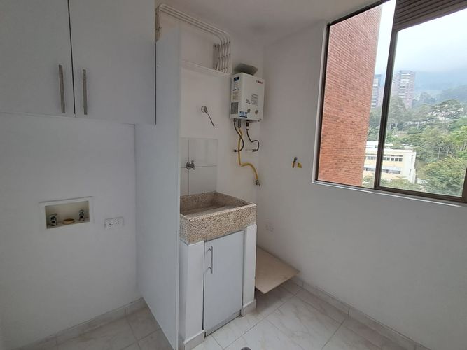 Apartamento de 3 alcobas en arriendo en El Poblado, Medellín, 98 m² · foto 6 de 20