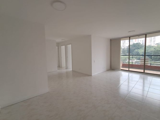 Apartamento de 3 alcobas en arriendo en El Poblado, Medellín, 98 m² · foto 12 de 20