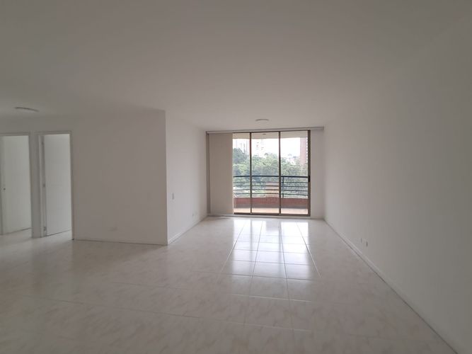 Apartamento de 3 alcobas en arriendo en El Poblado, Medellín, 98 m² · foto 13 de 20