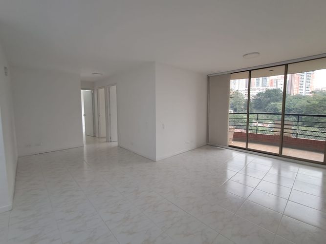 Apartamento de 3 alcobas en arriendo en El Poblado, Medellín, 98 m² · foto 18 de 20