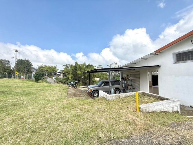 Bodega en arriendo en Tribunas Corcega, Pereira, 200 m² · foto 3 de 9