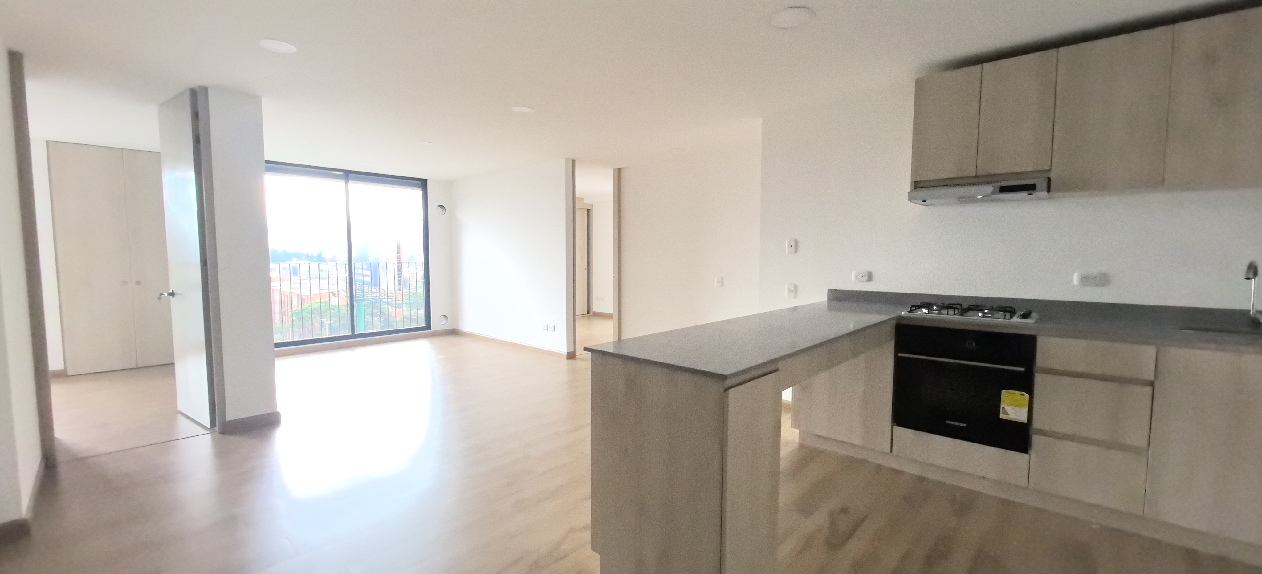 Apartamento en venta en Las Ferias, Bogotá · foto 3 de 16