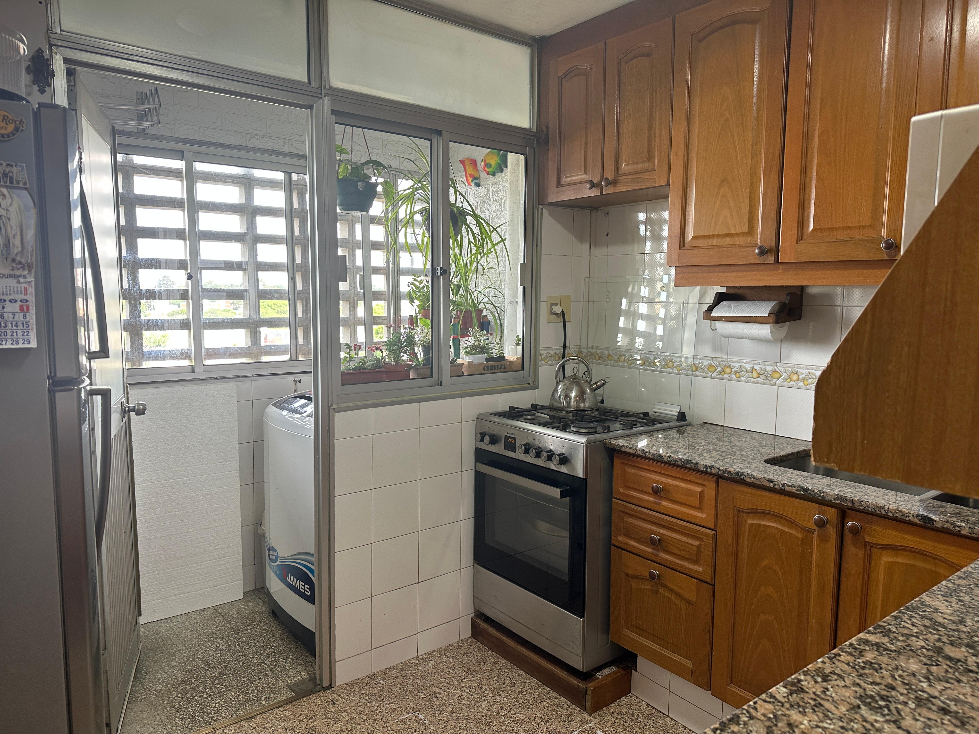 Apartamento 4 Dormitorios en Buceo - Altro