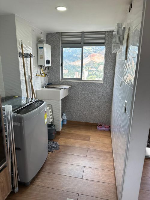 Apartamento de 3 alcobas en venta en Cabañas, Bello, 95 m² · foto 9 de 17