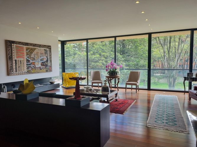 Apartamento de 3 alcobas en venta en La Cabrera, Bogotá, 315 m² · foto 2 de 24