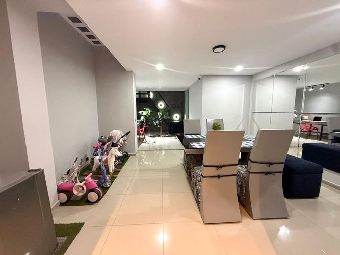 Casa de 8 alcobas en venta en El Ingenio, Cali, 669 m² · foto 3 de 24