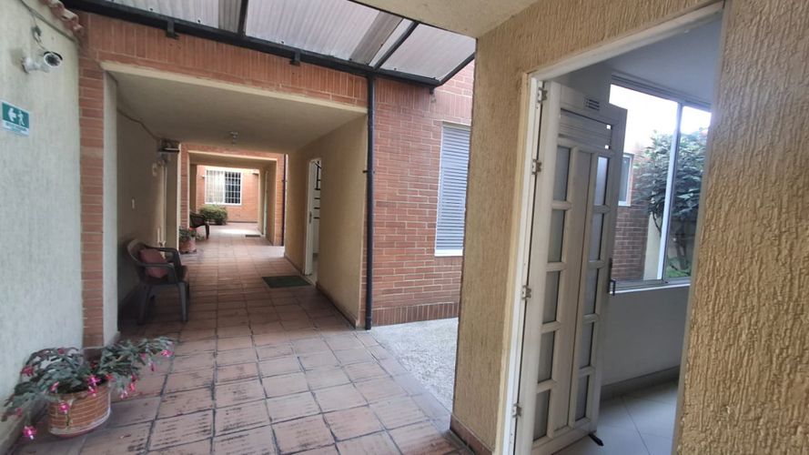 Apartamento de 11 alcobas en venta en Laura Vicuña, Chía, 341 m² · foto 3 de 24