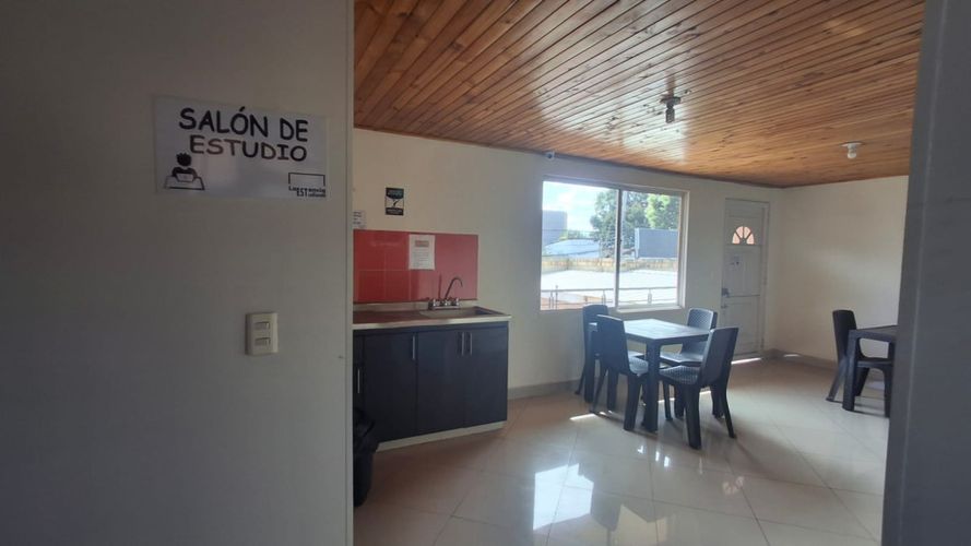 Apartamento de 11 alcobas en venta en Laura Vicuña, Chía, 341 m² · foto 7 de 24