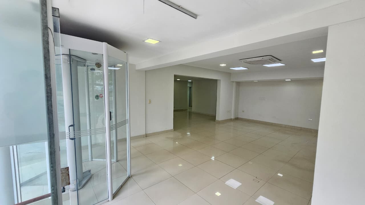 Vendo oficina 1185m2 Villa Morra Asunción — foto 3