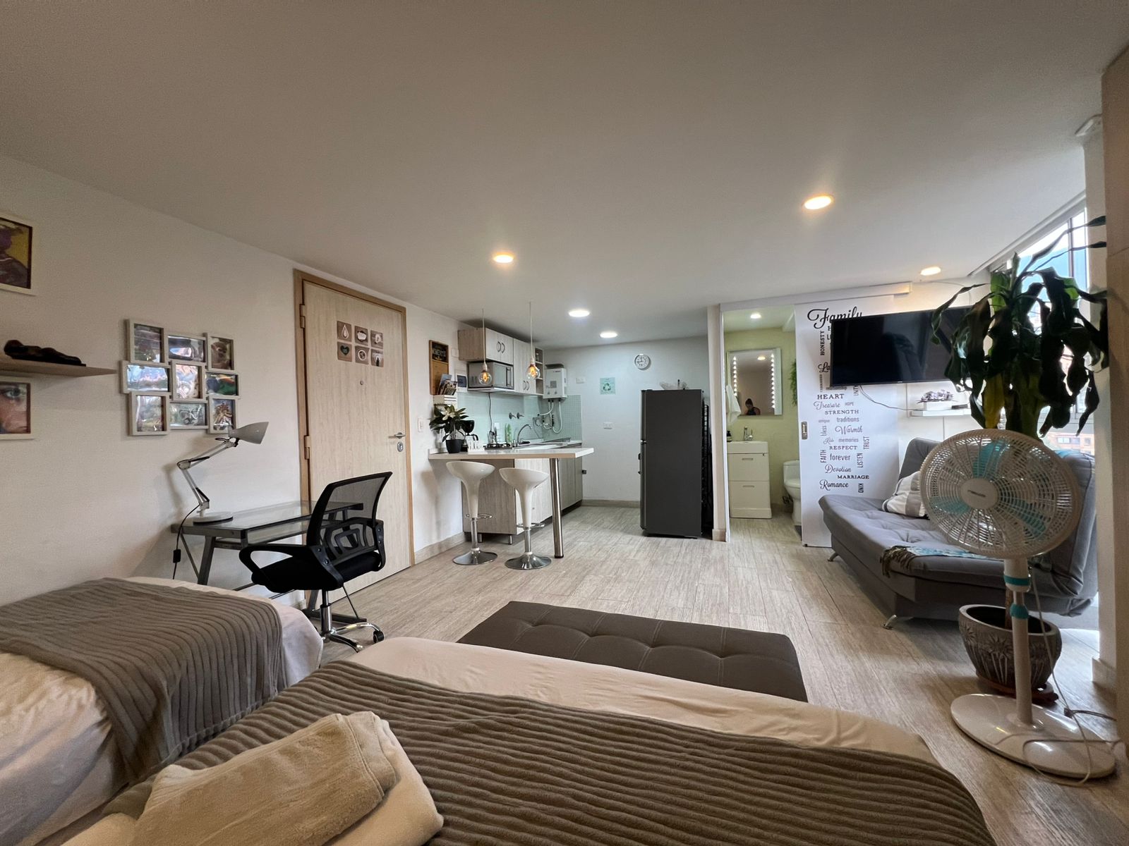 Apartamento en arriendo en El Poblado, Medellín · foto 3 de 15