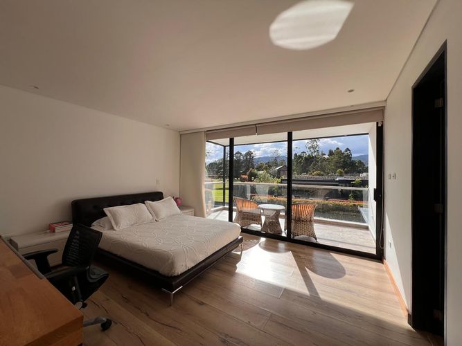 Casa de 5 alcobas en venta en Cabeceras De Llanogrande, Rionegro, 400 m² · foto 12 de 20
