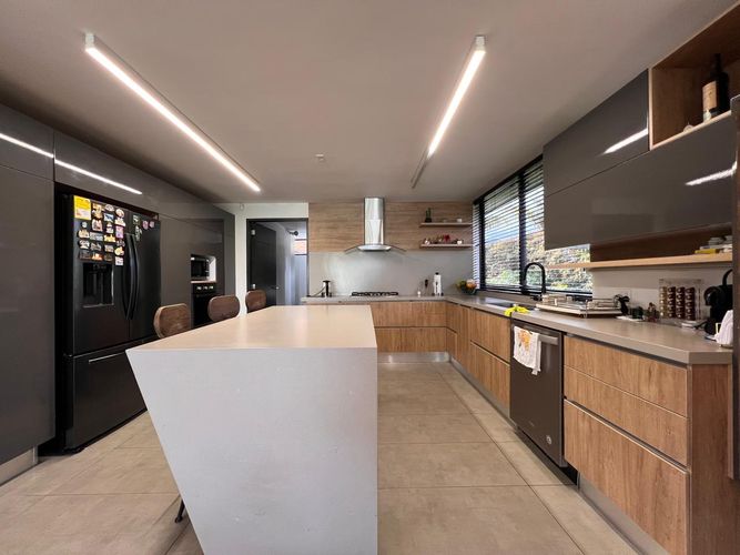 Casa de 5 alcobas en venta en Cabeceras De Llanogrande, Rionegro, 400 m² · foto 3 de 20