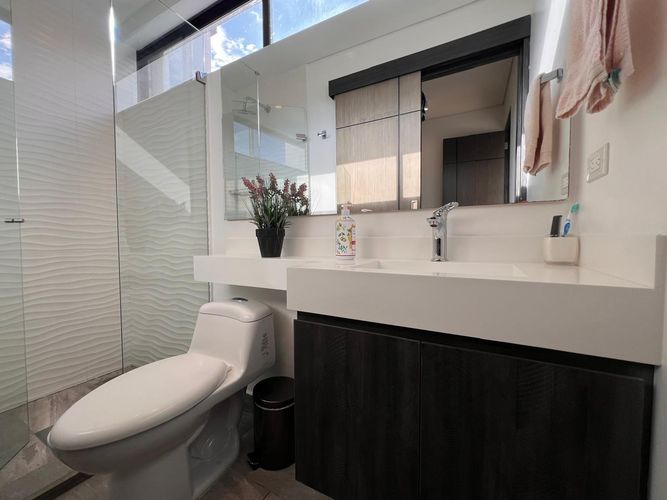 Casa de 5 alcobas en venta en Cabeceras De Llanogrande, Rionegro, 400 m² · foto 16 de 20