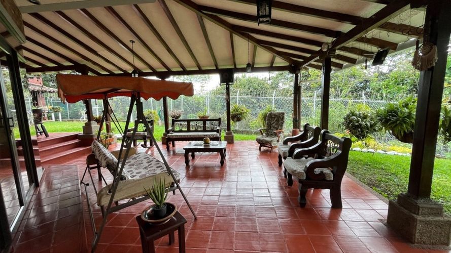 Casa de 4 alcobas en venta en La Buitrera, Cali, 450 m² · foto 8 de 18