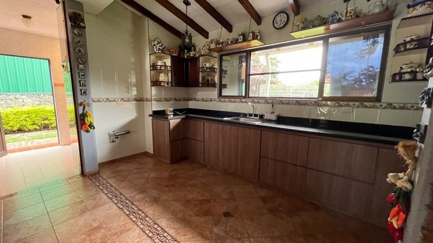Casa de 4 alcobas en venta en La Buitrera, Cali, 450 m² · foto 11 de 18