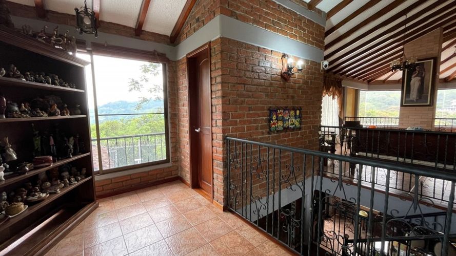 Casa de 4 alcobas en venta en La Buitrera, Cali, 450 m² · foto 15 de 18