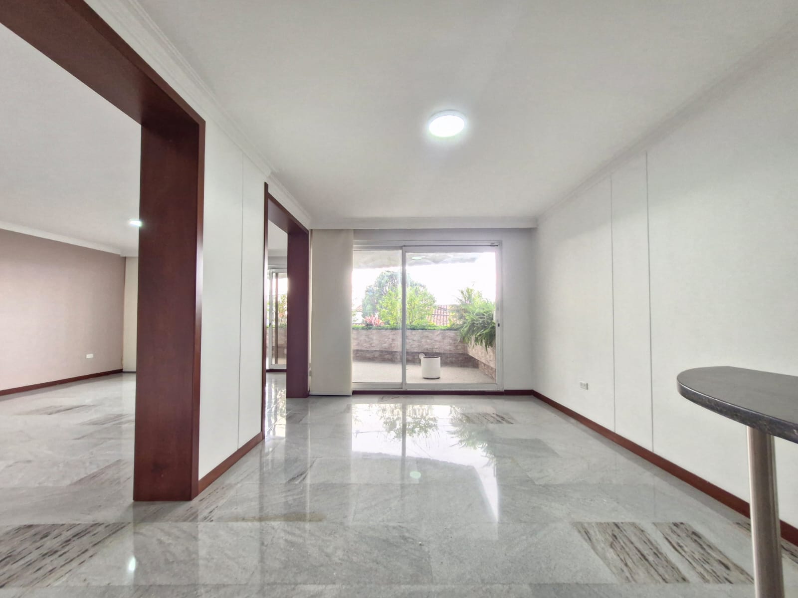 Apartamento en venta en Santa Monica, Cali · foto 4 de 19