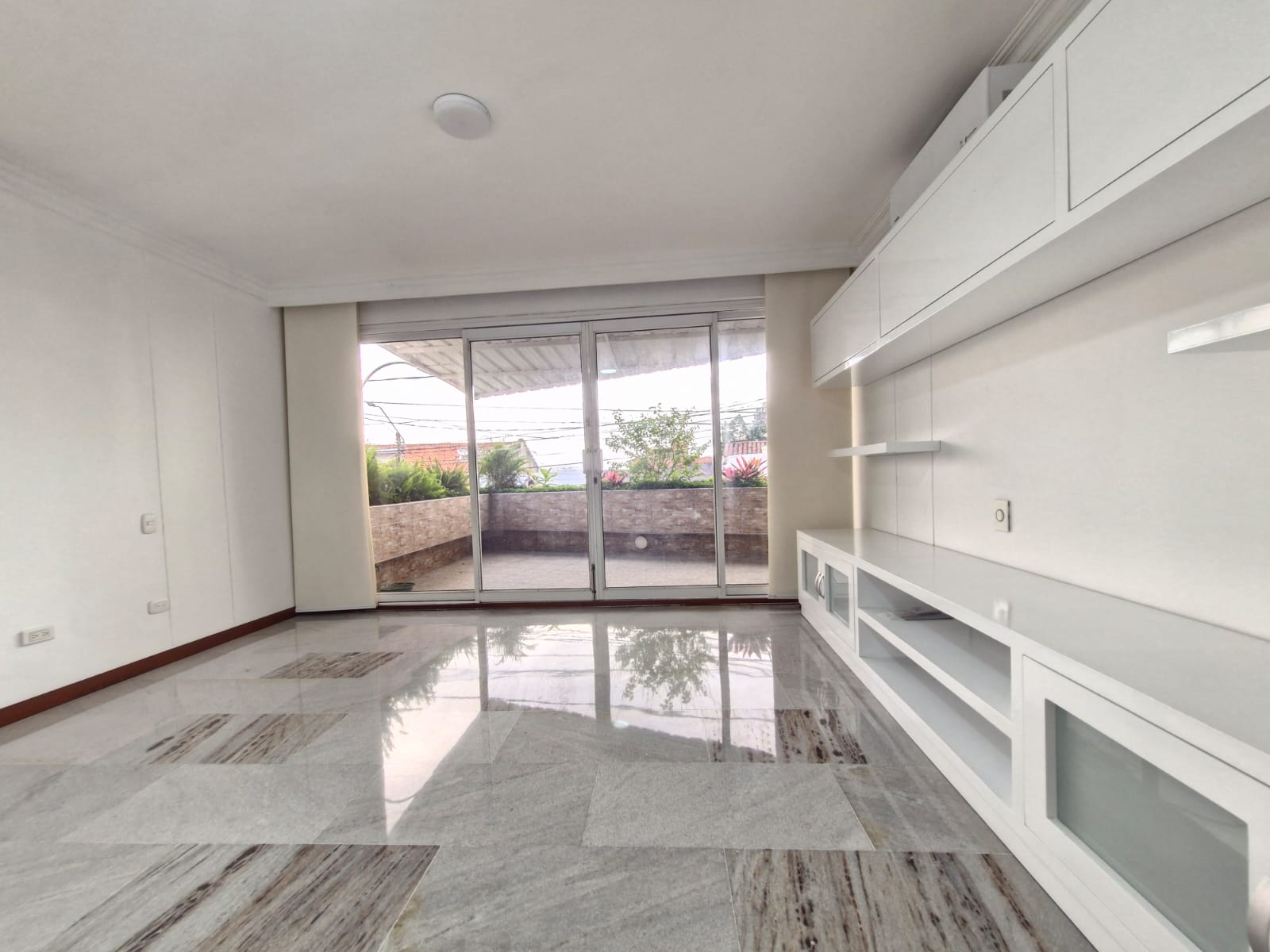 Apartamento en venta en Santa Monica, Cali · foto 6 de 19