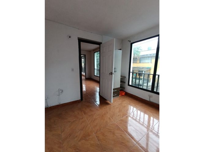 Casa de 3 alcobas en venta en Santa Lucia, Medellín, 90 m² · foto 4 de 15