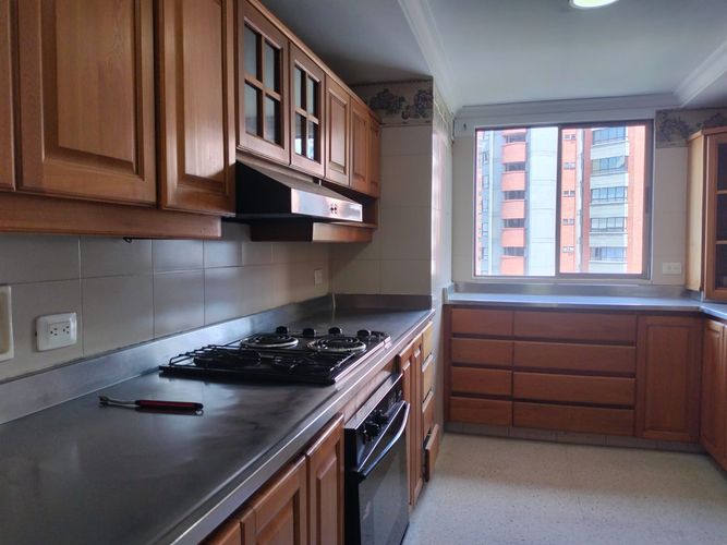 Apartamento de 4 alcobas en venta en El Poblado, Medellín, 228 m² · foto 7 de 19