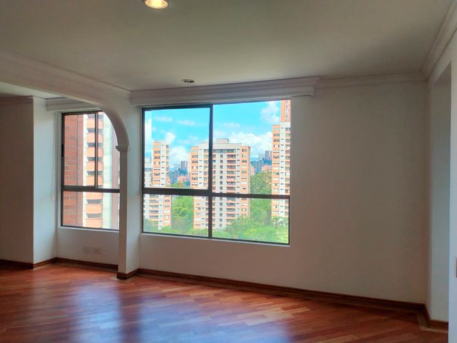 Apartamento de 4 alcobas en venta en El Poblado, Medellín, 228 m² · foto 16 de 19
