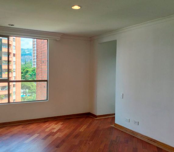 Apartamento de 4 alcobas en venta en El Poblado, Medellín, 228 m² · foto 17 de 19
