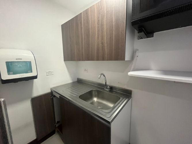 Oficina en arriendo en El Poblado, Medellín, 100 m² · foto 8 de 12
