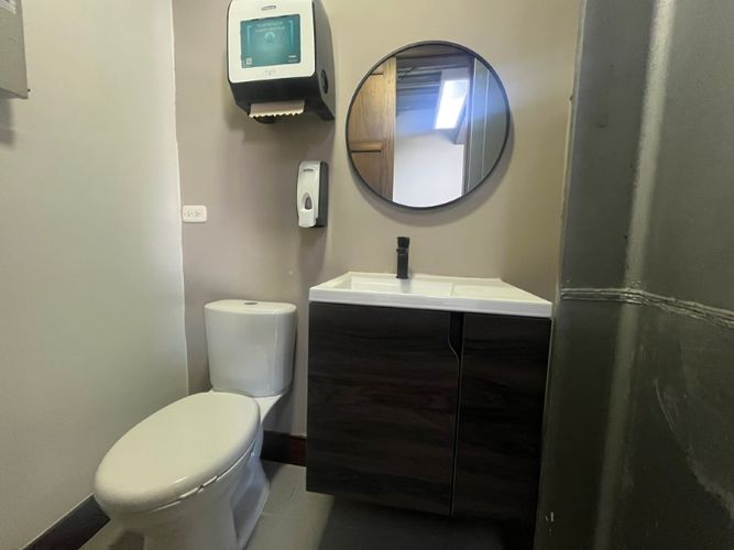 Oficina en arriendo en El Poblado, Medellín, 100 m² · foto 9 de 12