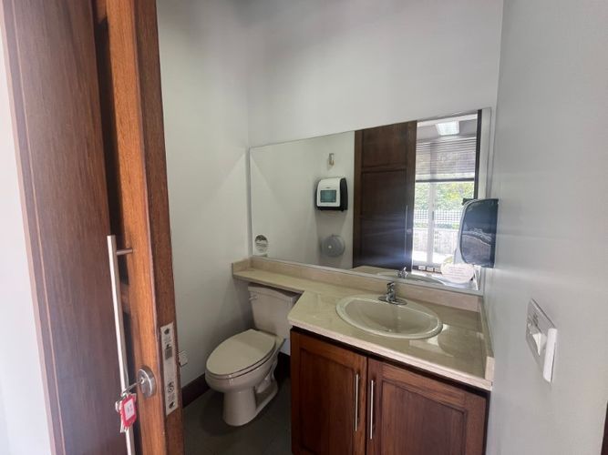 Oficina en arriendo en El Poblado, Medellín, 100 m² · foto 10 de 12