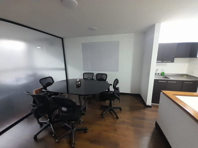 Oficina en arriendo en El Poblado, Medellín, 60 m² · foto 8 de 15