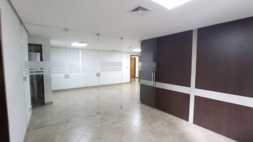 Oficina en arriendo en Villa Carlota, Medellín, 60 m² · foto 4 de 9