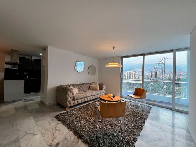 Apartamento de 3 alcobas en arriendo en Laureles, Medellín, 105 m² · foto 2 de 18