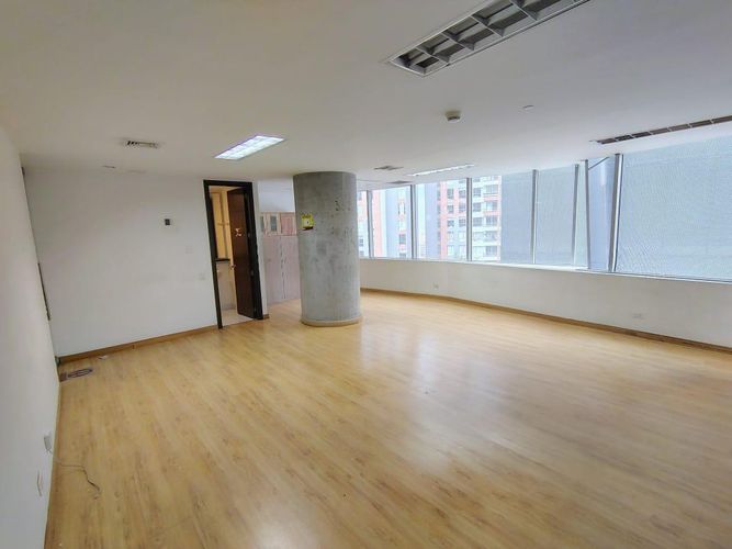 Oficina en arriendo en El Poblado, Medellín, 62 m² · foto 4 de 9