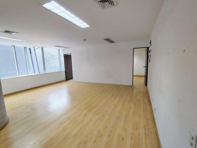 Oficina en arriendo en El Poblado, Medellín, 62 m² · foto 7 de 9