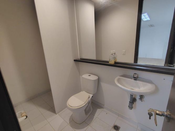 Oficina en arriendo en El Poblado, Medellín, 62 m² · foto 8 de 9