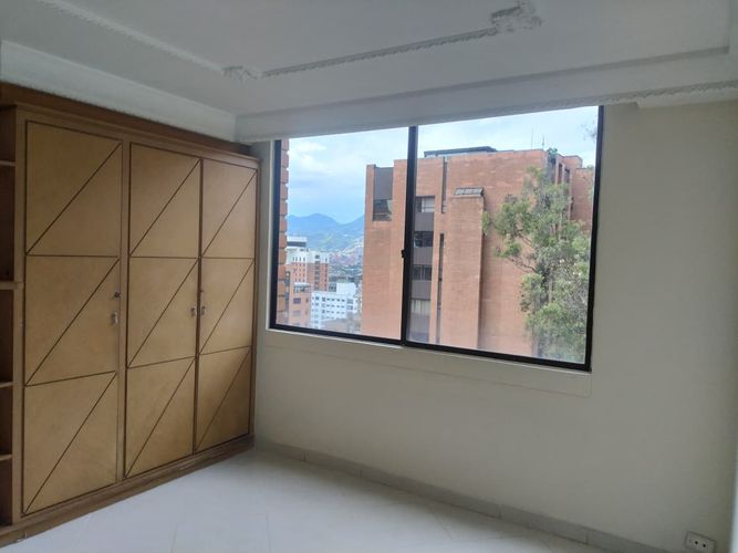 Apartamento de 4 alcobas en arriendo en El Poblado, Medellín, 260 m² · foto 10 de 20